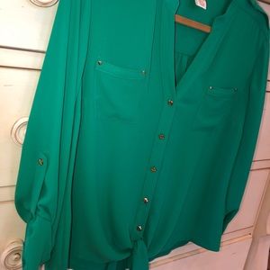 Loose flowy women’s blouse!